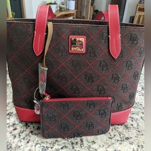 NWOT DOONEY BOURKE RICHMOND & COIN CASE  BROWN LOGO CANVAS SCARLET RED LEATHER